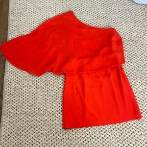 Elizabeth and James one shoulder dress.